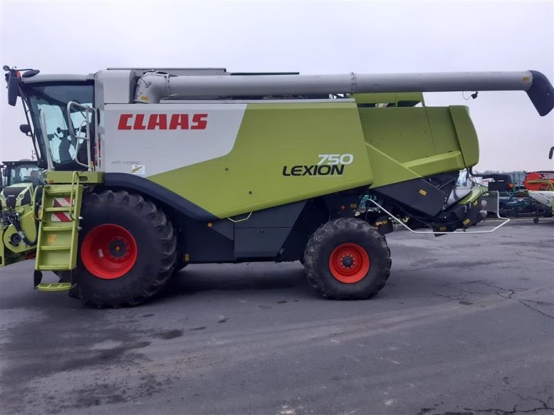 Mähdrescher des Typs CLAAS GEBR. MÄHDRESCHER LEXION 750, Gebrauchtmaschine in Mockrehna (Bild 2)