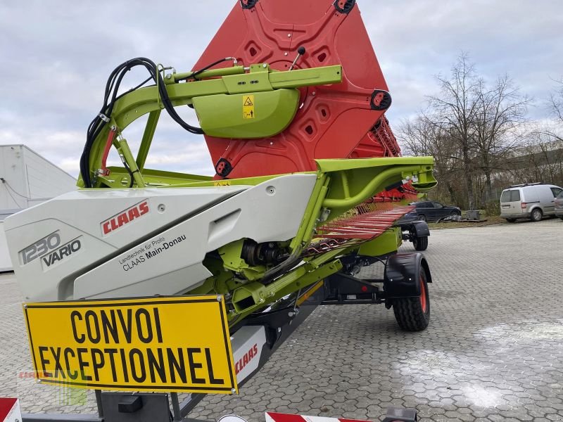 Mähdrescher des Typs CLAAS LEXION 8600 TT E5, Gebrauchtmaschine in Vohburg (Bild 19)