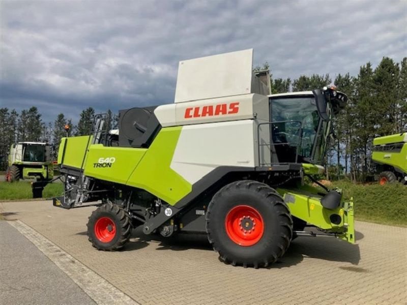 Mähdrescher des Typs CLAAS MÄHDR. TRION 640 + V770, Neumaschine in Strahwalde (Bild 2)